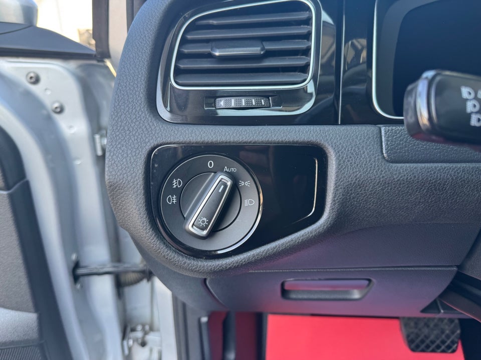 VW Golf VII 1,5 TSi 150 Highline Variant DSG 5d