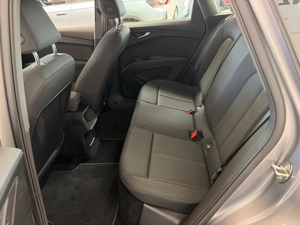 Audi Q4 e-tron 45 Progress 5d