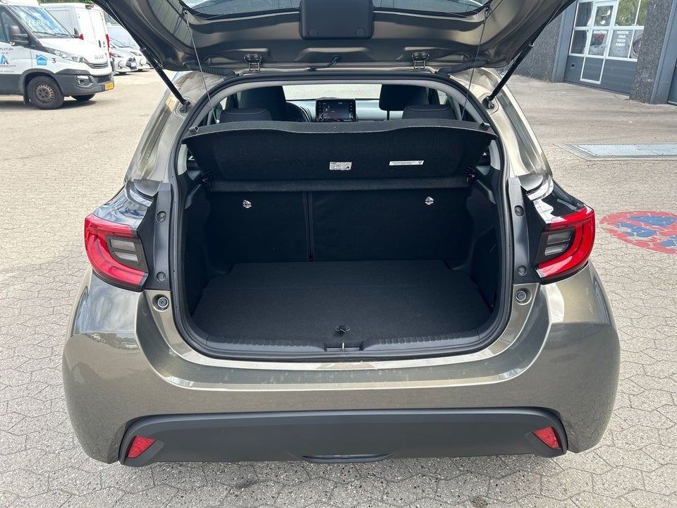 Toyota Yaris 1,5 Hybrid Active Tech e-CVT 5d