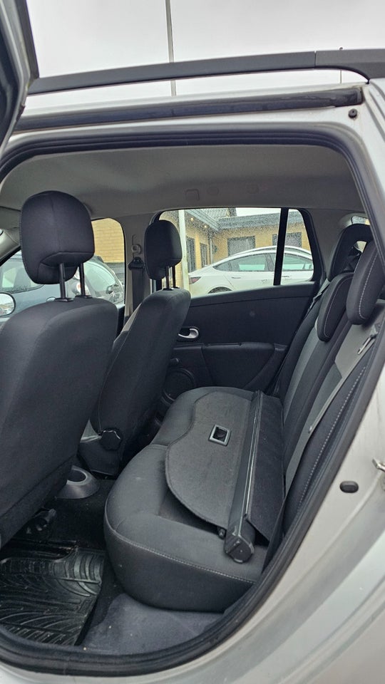 Renault Clio III 1,2 16V Authentique Sport Tourer 5d