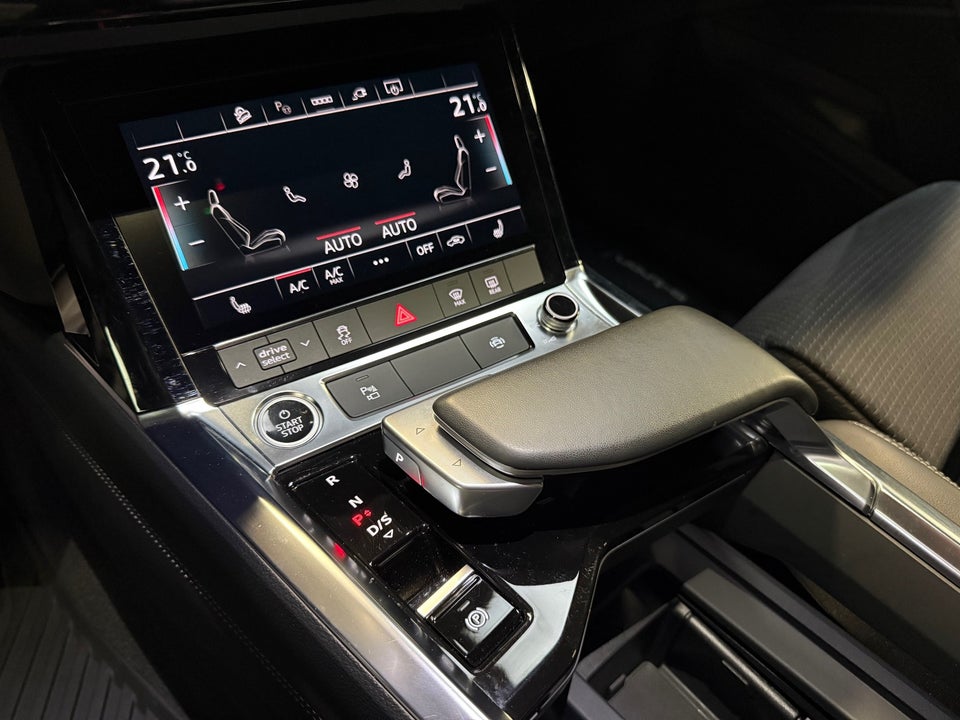 Audi Q8 e-tron 50 S-line quattro 5d