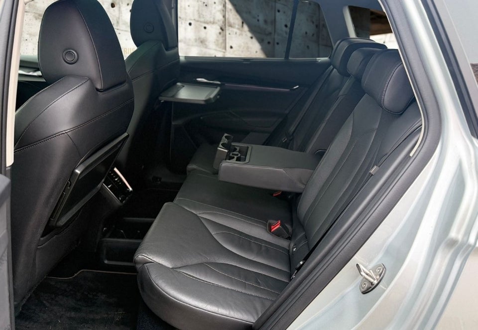 Skoda Enyaq 80 iV Suite 5d