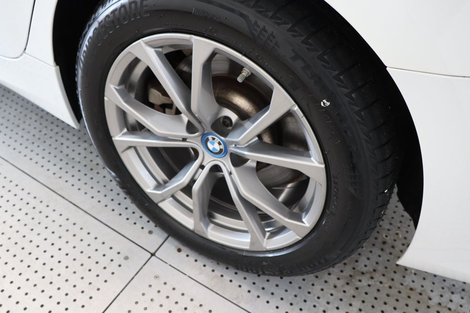 BMW 330e 2,0 Touring Sport Line aut. 5d