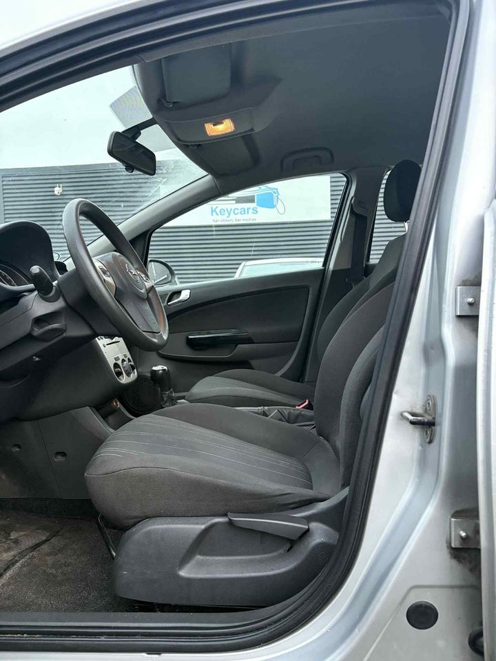 Opel Corsa 1,2 16V Enjoy 5d