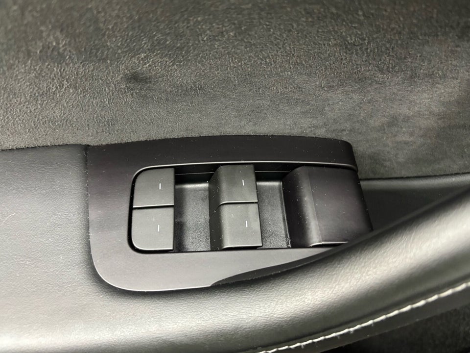 Tesla Model Y Performance AWD 5d