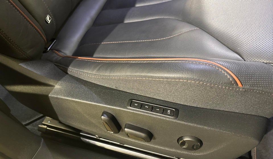 Skoda Enyaq 60 iV Suite 5d