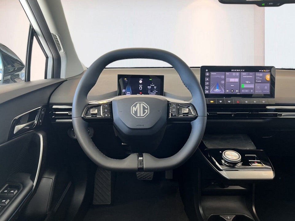MG MG4 64 Luxury 5d