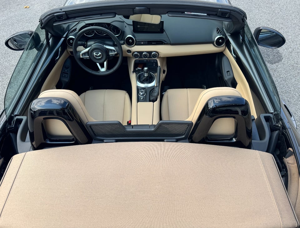Mazda MX-5 1,5 SkyActiv-G 132 Roadster Kazari 2d