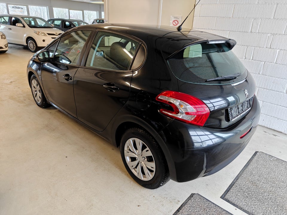 Peugeot 208 1,6 e-HDi 92 Active 5d