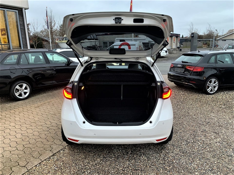 Honda Jazz 1,5 i-MMD Executive eCVT 5d