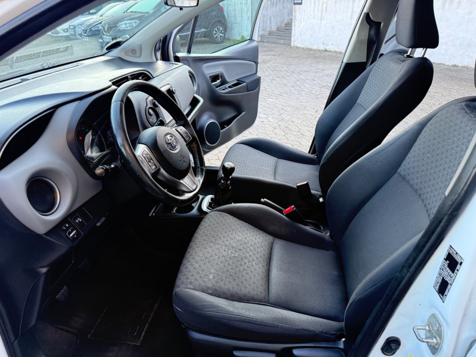 Toyota Yaris 1,3 VVT-i T2 Limited 5d