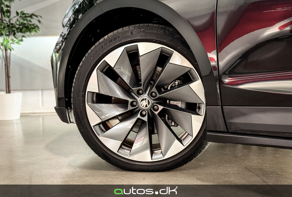 Skoda Enyaq 80 iV Selection Suite 5d