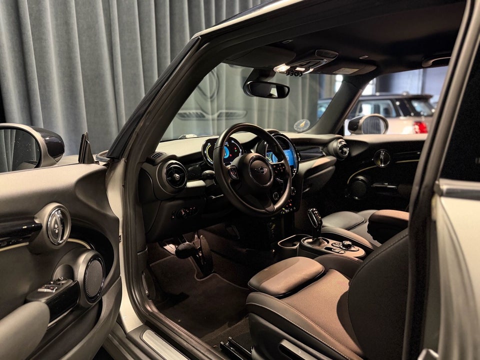 MINI Cooper SE Classic Trim 3d