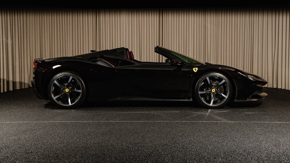 Ferrari SF90 Spider 4,0 DCT 2d