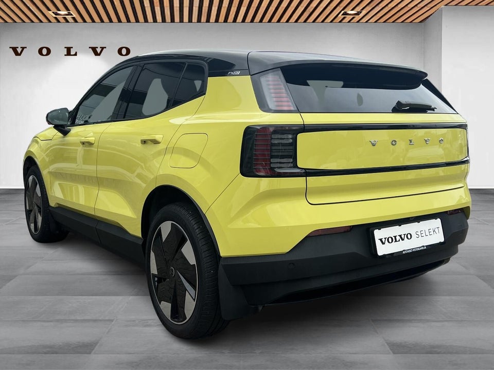 Volvo EX30 Extended Range Plus 5d