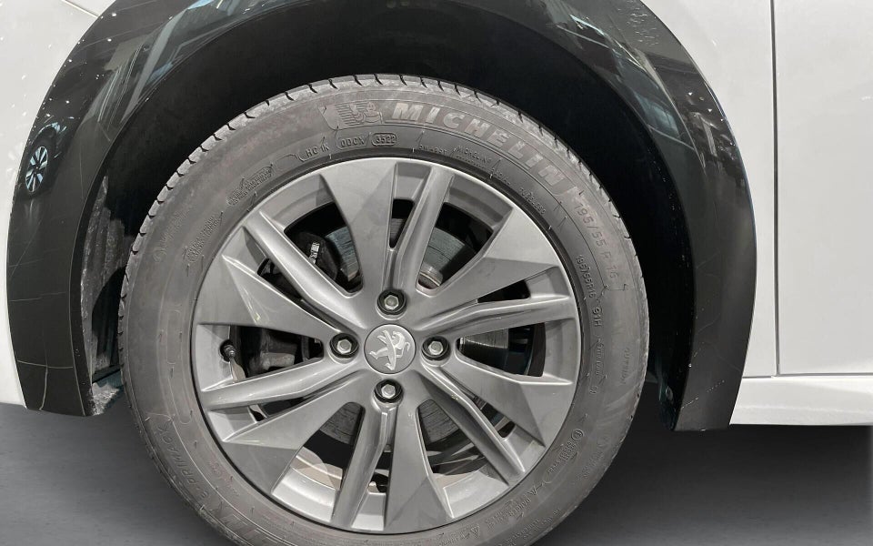 Peugeot e-208 50 Allure 5d