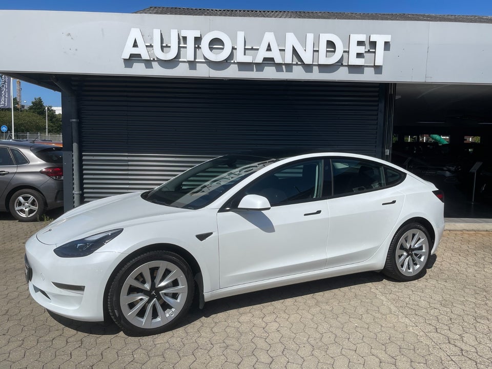 Tesla Model 3 Long Range AWD 4d