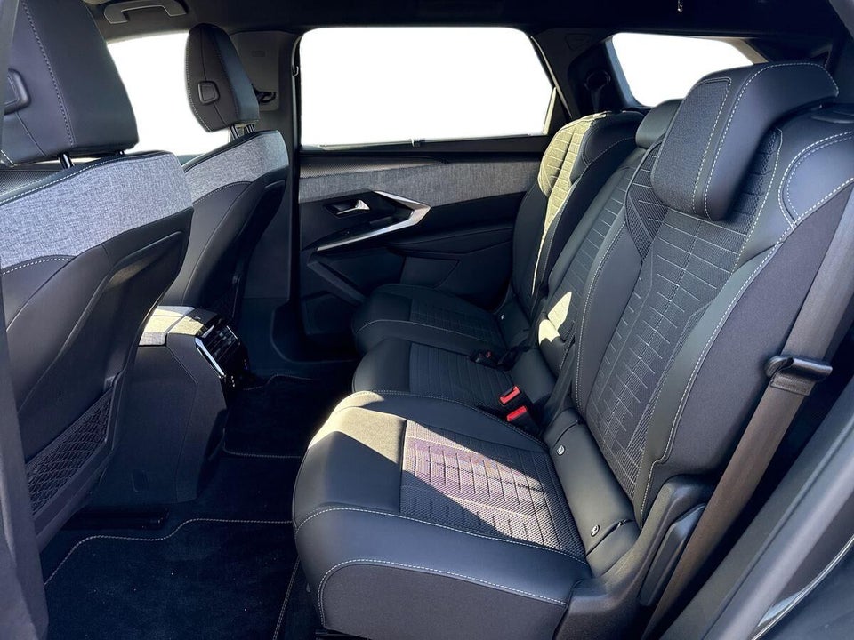 Peugeot e-5008 77 GT Pack 7prs 5d