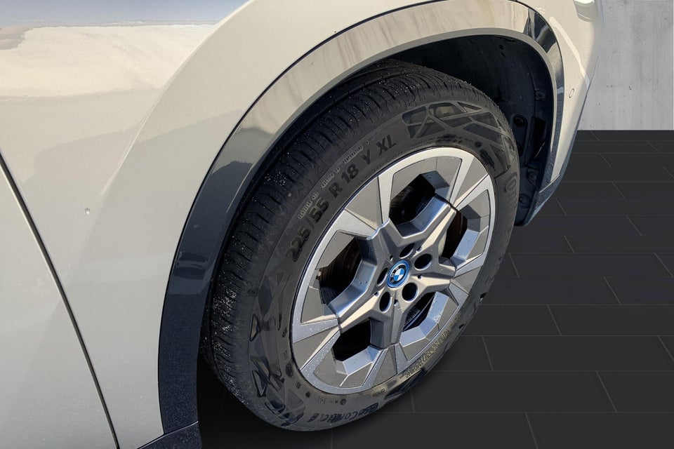 BMW iX1 eDrive20 X-Line 5d