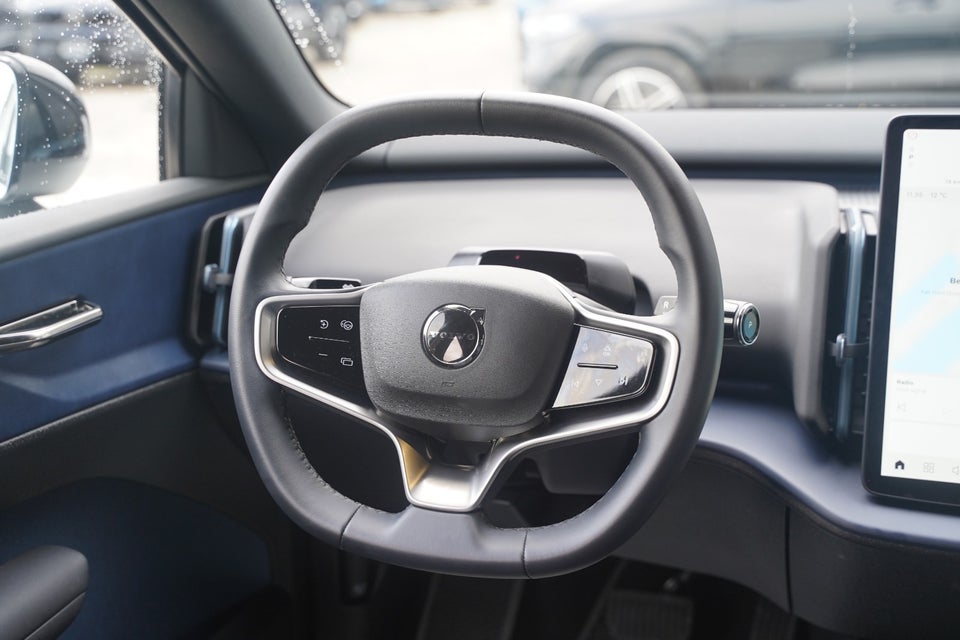 Volvo EX30 Extended Range Plus 5d