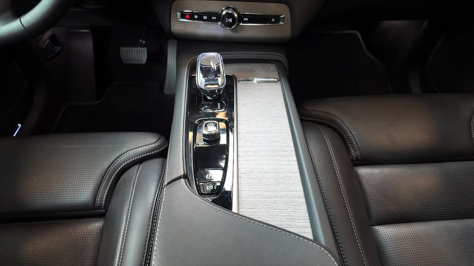 Volvo XC90 2,0 T8 ReCharge Ultimate Dark aut. AWD 7prs 5d