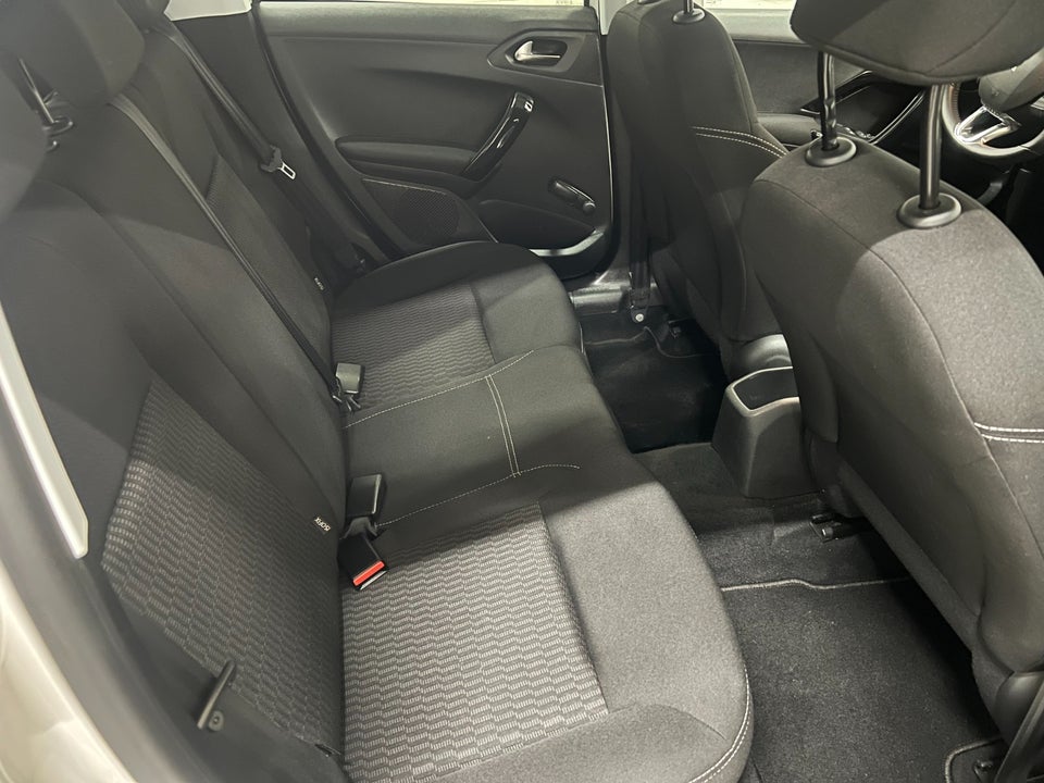 Peugeot 208 1,6 BlueHDi 100 Active 5d