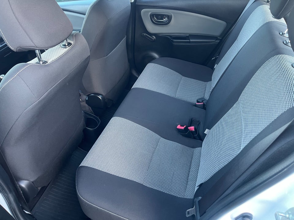 Toyota Yaris 1,5 Hybrid H1 e-CVT 5d