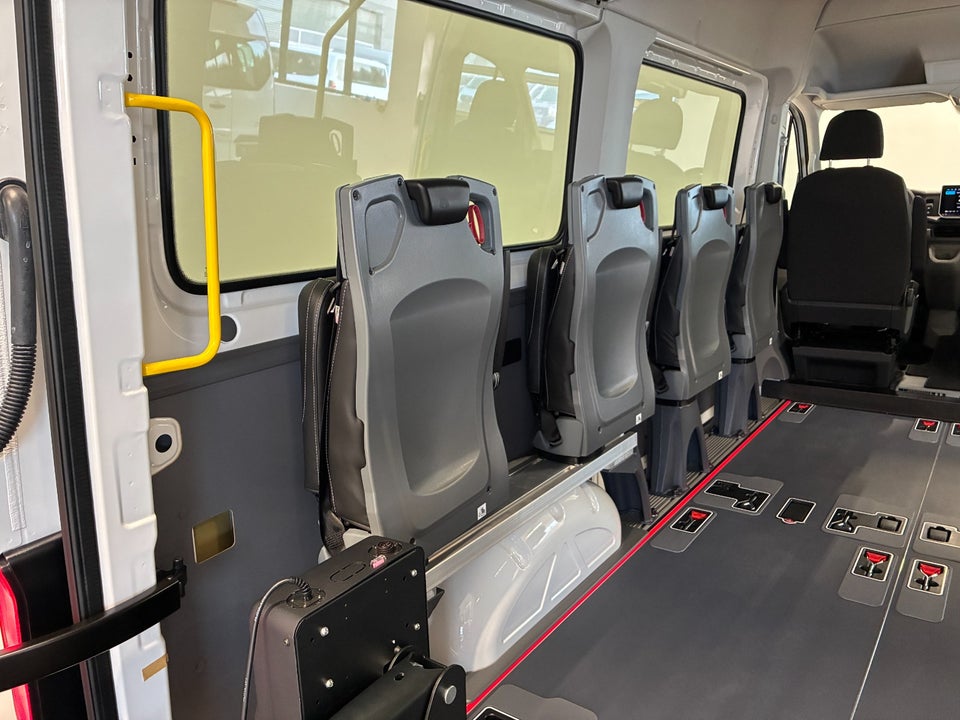 VW Crafter 35 2,0 TDi 140 Kombi L3H3 aut.