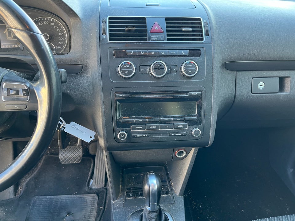 VW Touran 1,6 TDi 105 Comfortline DSG BM Van 5d