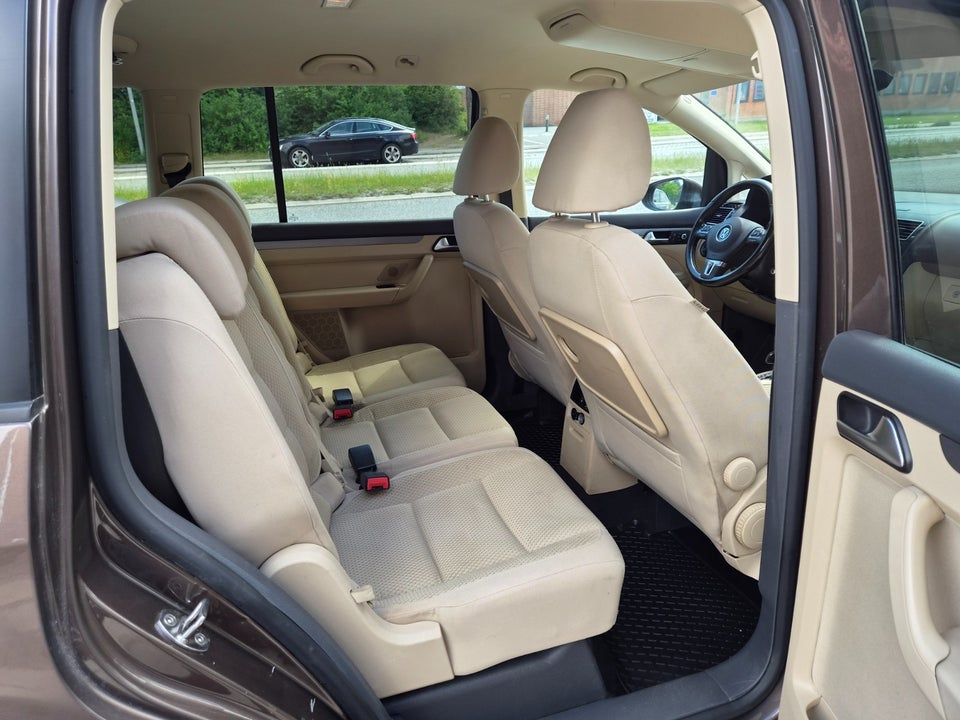 VW Touran 2,0 TDi 140 Comfortline DSG 7prs 5d
