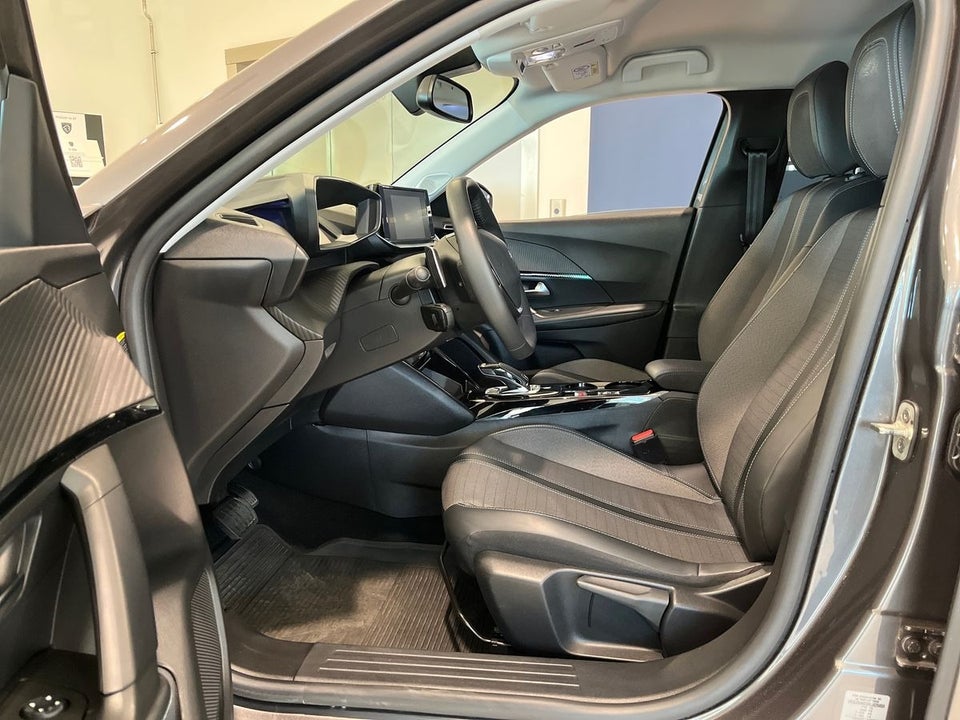 Peugeot 2008 1,2 PureTech 130 Selection Tech 5d