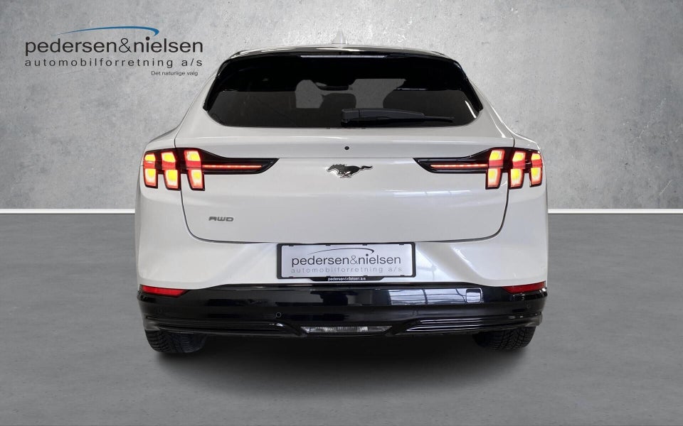 Ford Mustang Mach-E 88 Extended Range AWD 5d