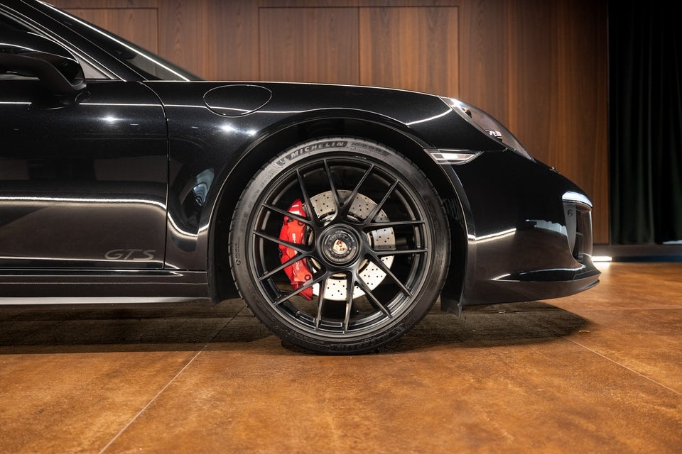 Porsche 911 Carrera 4 GTS 3,0 Coupé PDK 2d