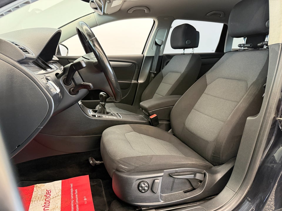 VW Passat 2,0 TDi 140 Comfortline Variant BMT 5d