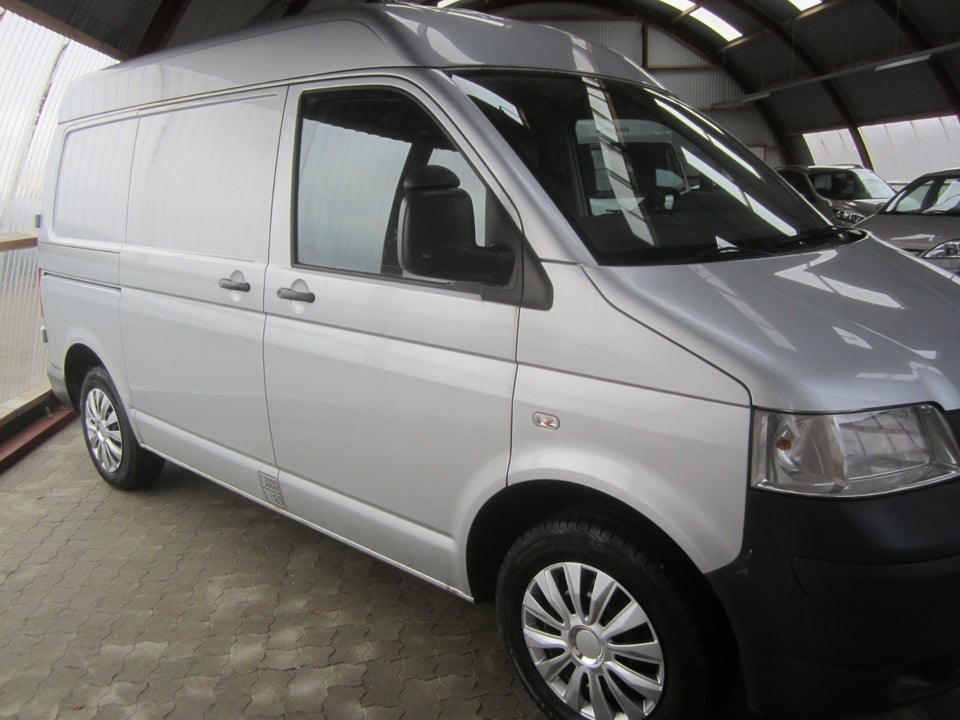 VW Transporter 1,9 TDi 102 lang høj 5d