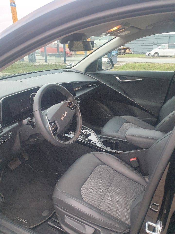 Kia Niro 64 EV Prestige 5d