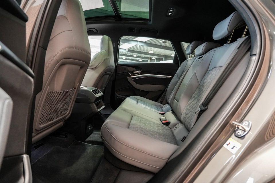Audi Q8 e-tron 55 S-line quattro 5d