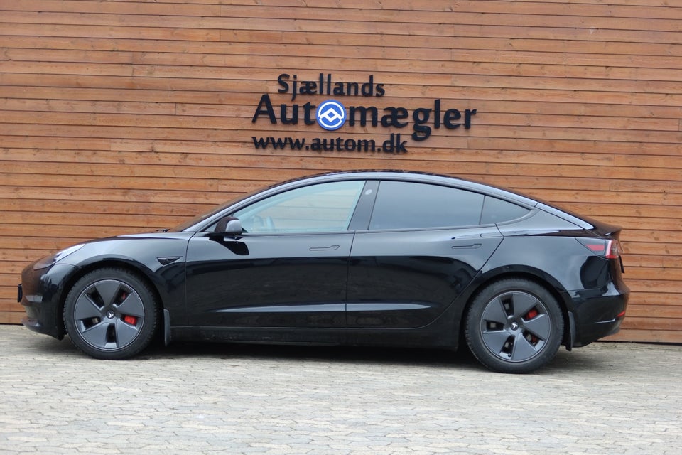 Tesla Model 3 Long Range AWD 4d