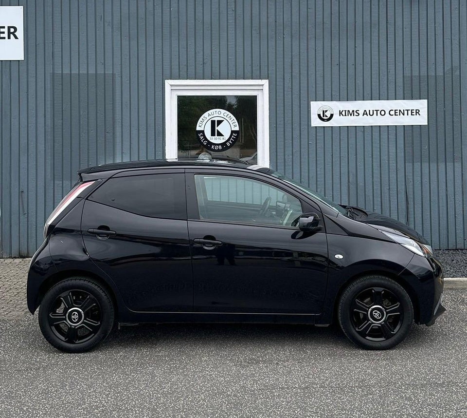 Toyota Aygo 1,0 VVT-i x-black II x-shift 5d