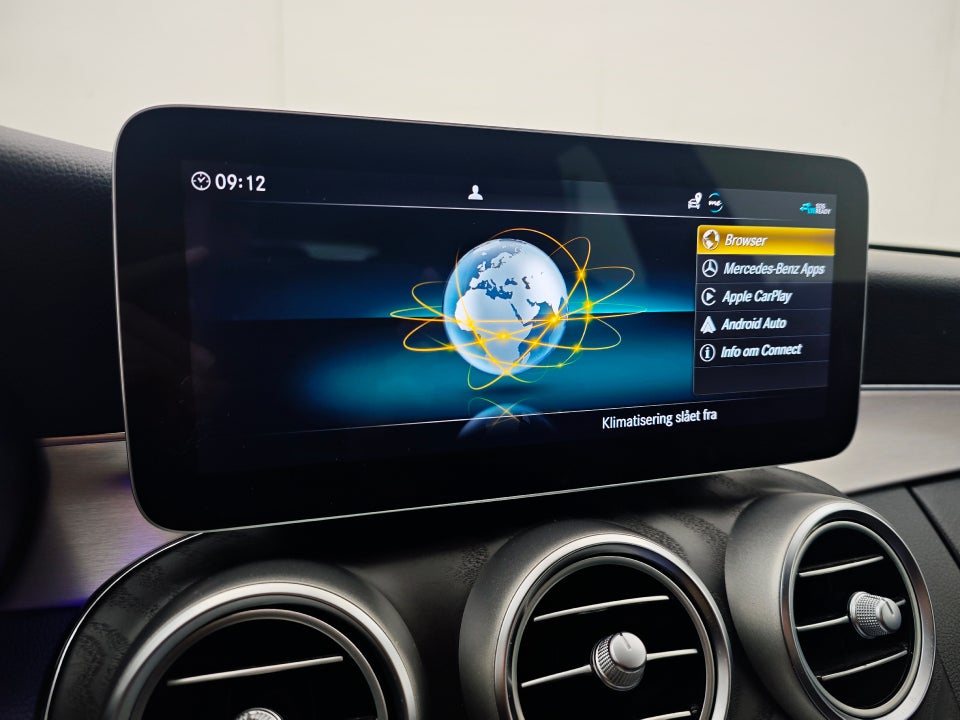 Mercedes C300 de 2,0 AMG Line stc. aut. 5d