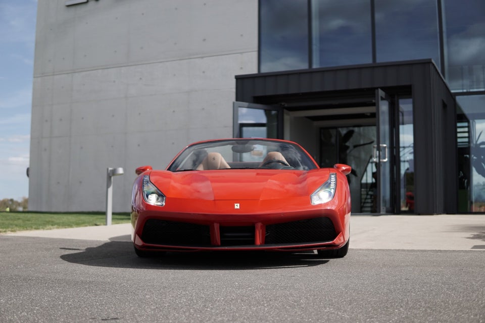 Ferrari 488 Spider 3,9 DCT 2d