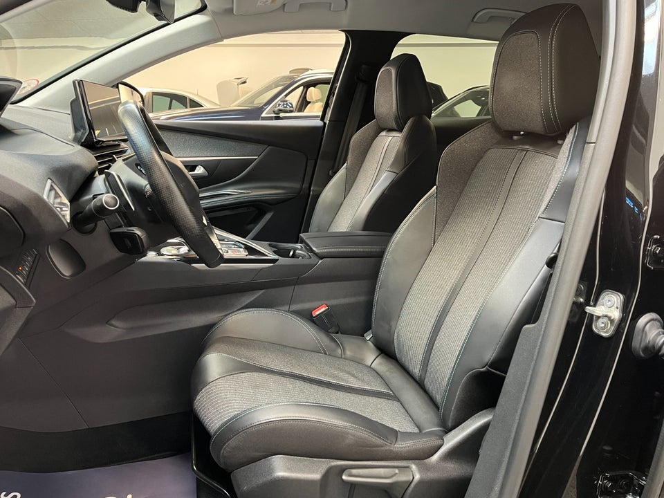 Peugeot 3008 1,6 Hybrid Selection Sport EAT8 5d