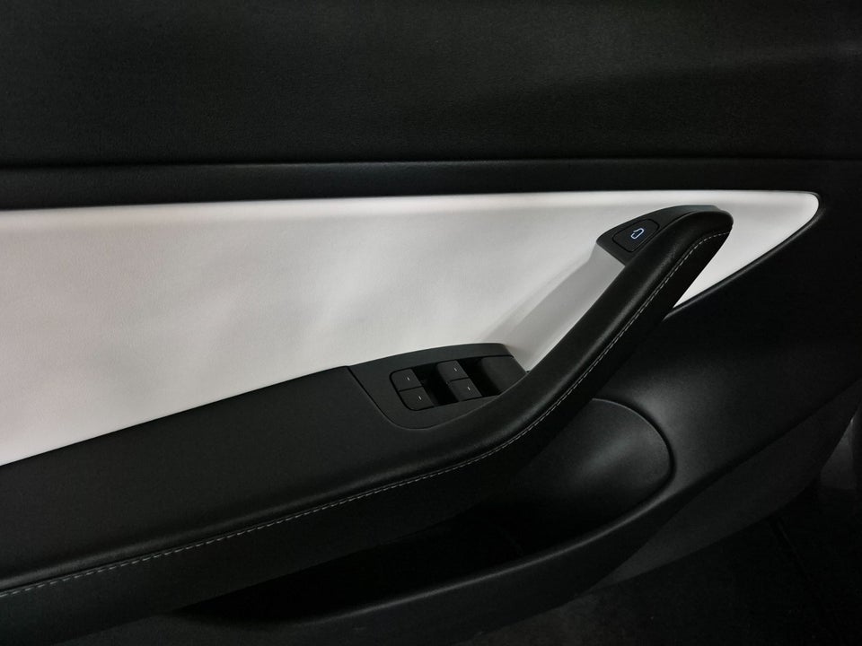 Tesla Model 3 Standard Range+ RWD 4d