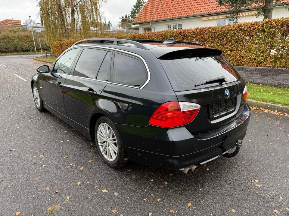 BMW 325i 2,5 Touring aut. 5d