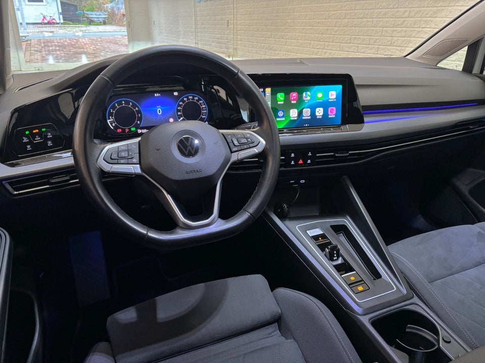 VW Golf VIII 1,5 eTSi 150 1st Edition DSG 5d