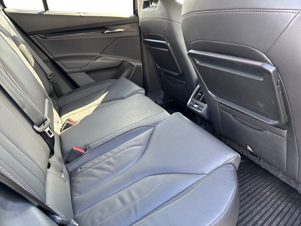 Skoda Enyaq 80 iV Suite 5d