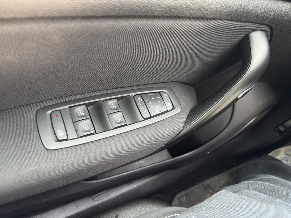 Renault Megane IV 1,3 TCe 140 Zen Sport Tourer 5d