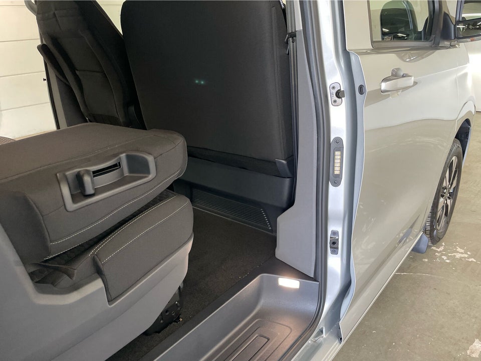 VW e-Caravelle 64 Life SWB