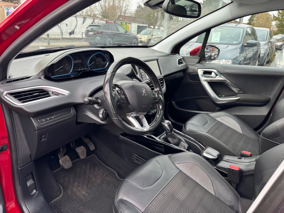 Peugeot 2008 1,2 e-THP 110 Allure Sky 5d