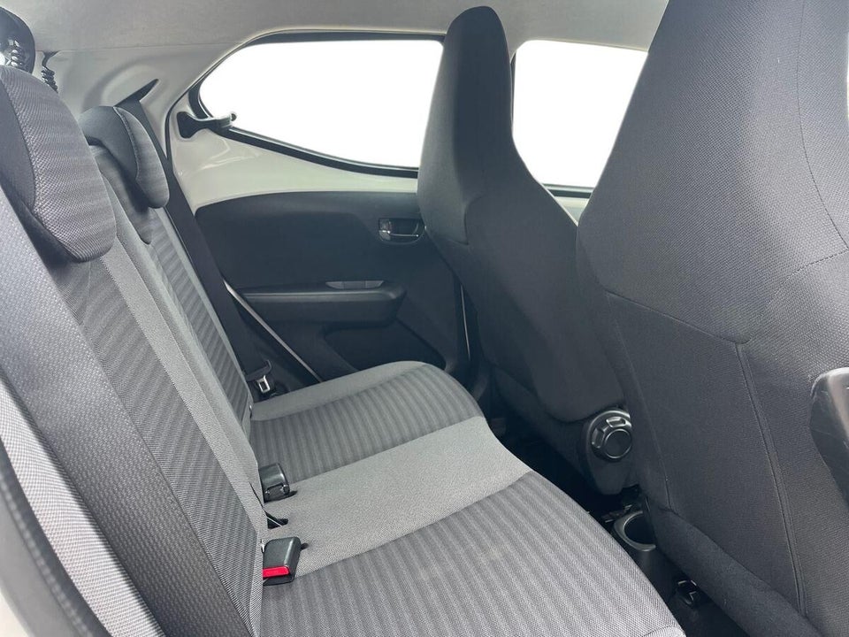 Toyota Aygo 1,0 VVT-i x-plore 5d